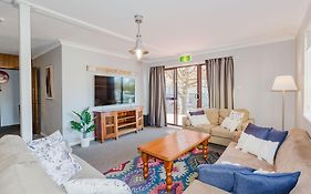 Blizzard Bunny Lodge 43 Gippsland Street
